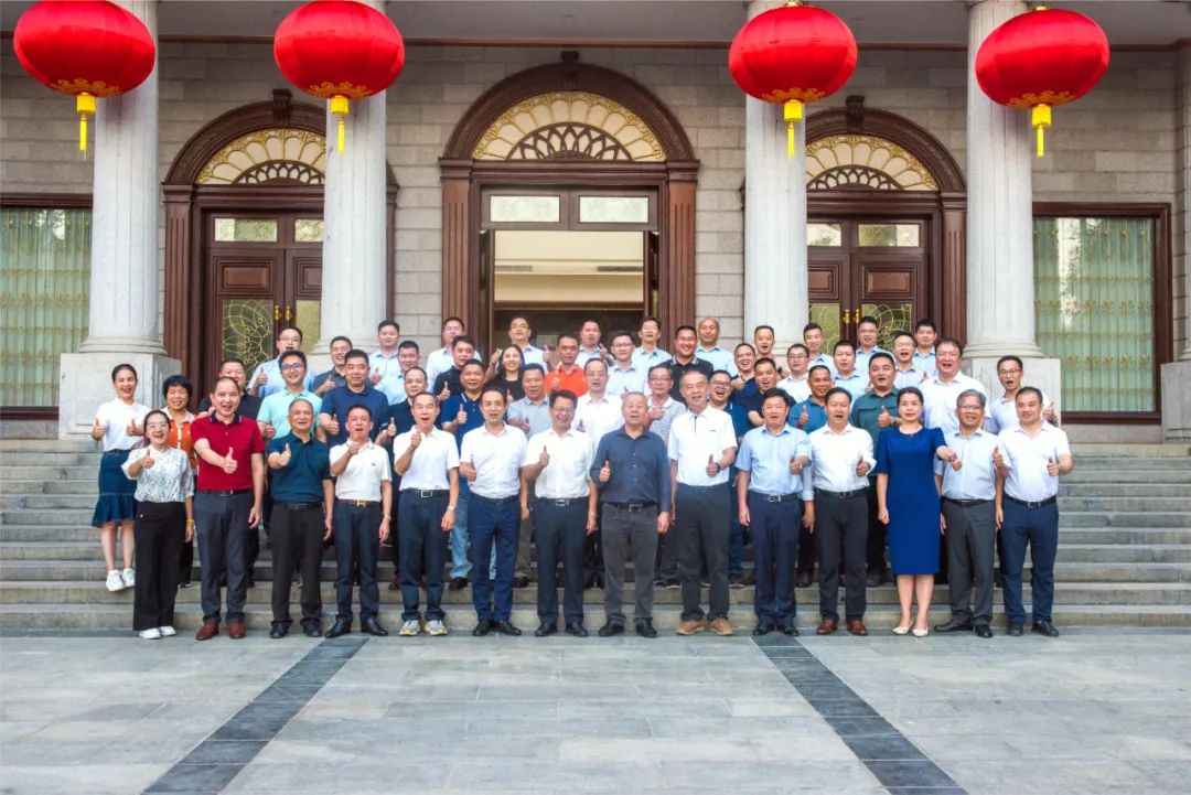 威華集團(tuán)助力“我的家鄉(xiāng)我建設(shè)”平遠(yuǎn)縣熱柘鎮(zhèn)鄉(xiāng)賢回鄉(xiāng)考察活動(dòng)順利舉行！